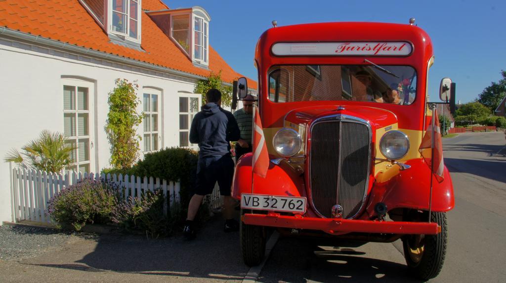 Ballen Badehotel Tranebjerg Exterior foto